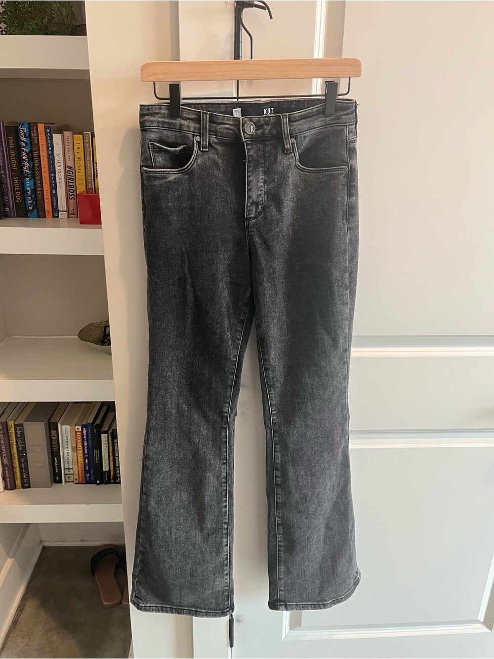 Kut from the Kloth Women's Ana Washed Black High Rise Flare Jeans Size 2